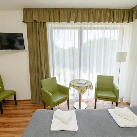 A Mi Hazunk Денешдиаш