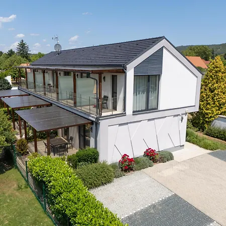 A Mi Hazunk * Денешдиаш