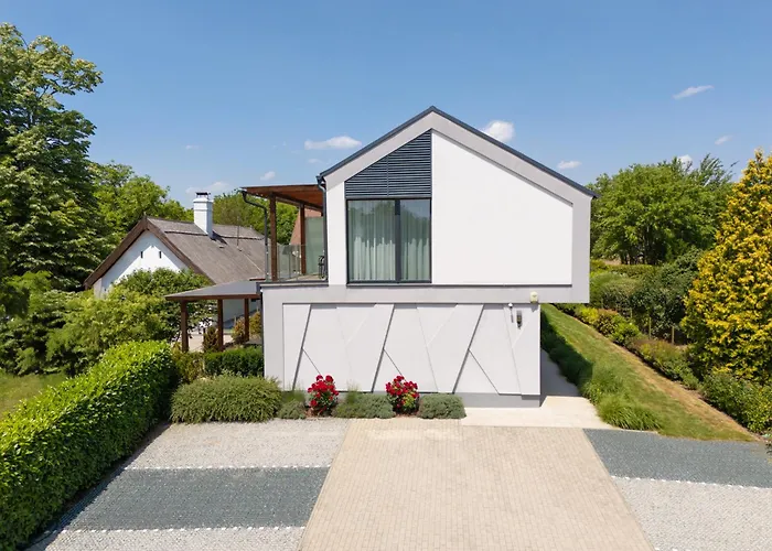 A Mi Hazunk * גיינסדיאס