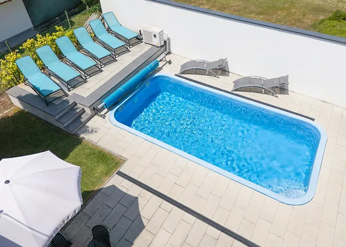 A Mi Hazunk * גיינסדיאס